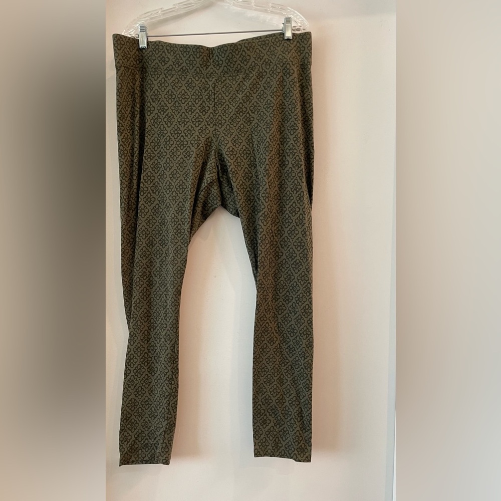Green Floral Mid-Rise Leggings - LIKE NEW!